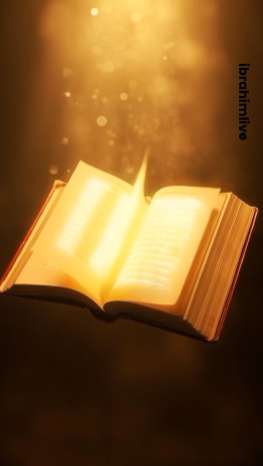 Libros sagrados iluminados representando el regalo divino de los tres paraísos.
